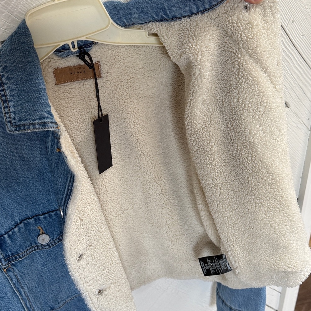 NWT BlankNYC Sherpa lined denim jacket - Picture 5 of 7